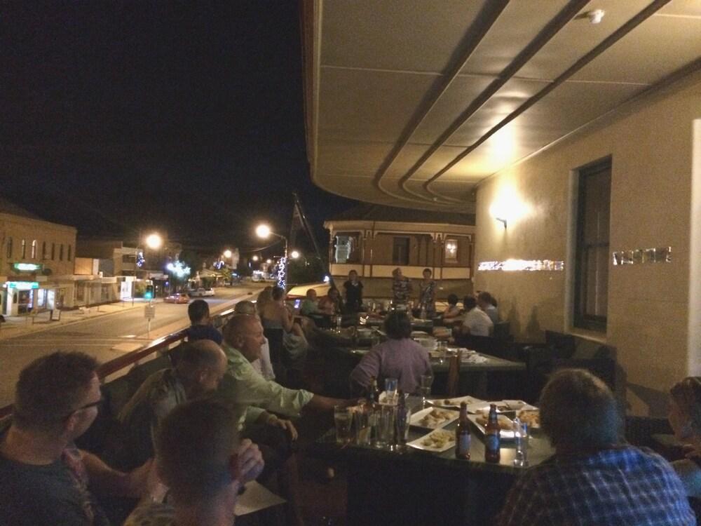 Royal Exchange Hotel Брокен-Хилл Экстерьер фото